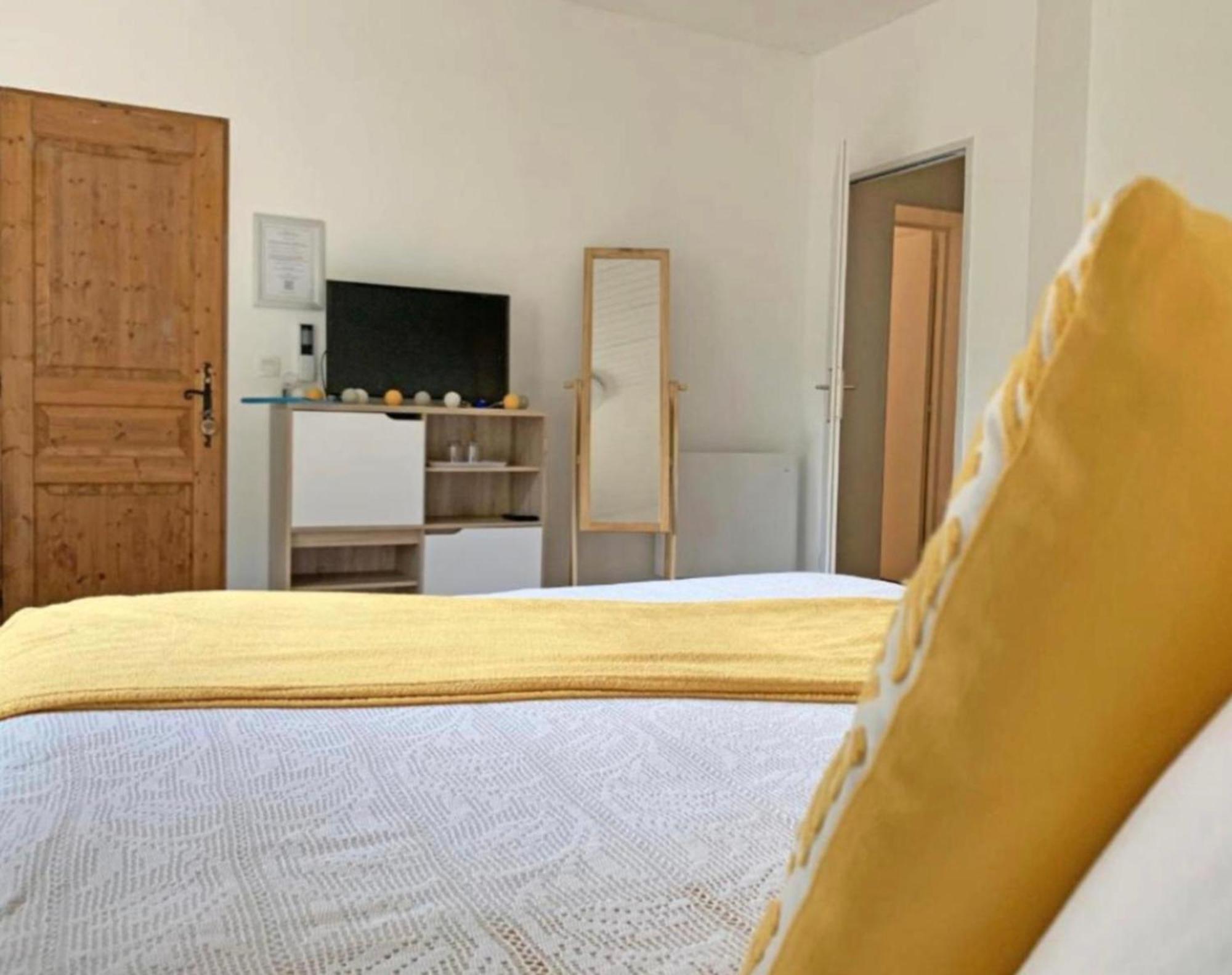 Les Tables Aux Vaches Raviege Hotel La Salvetat-sur-Agout Kültér fotó